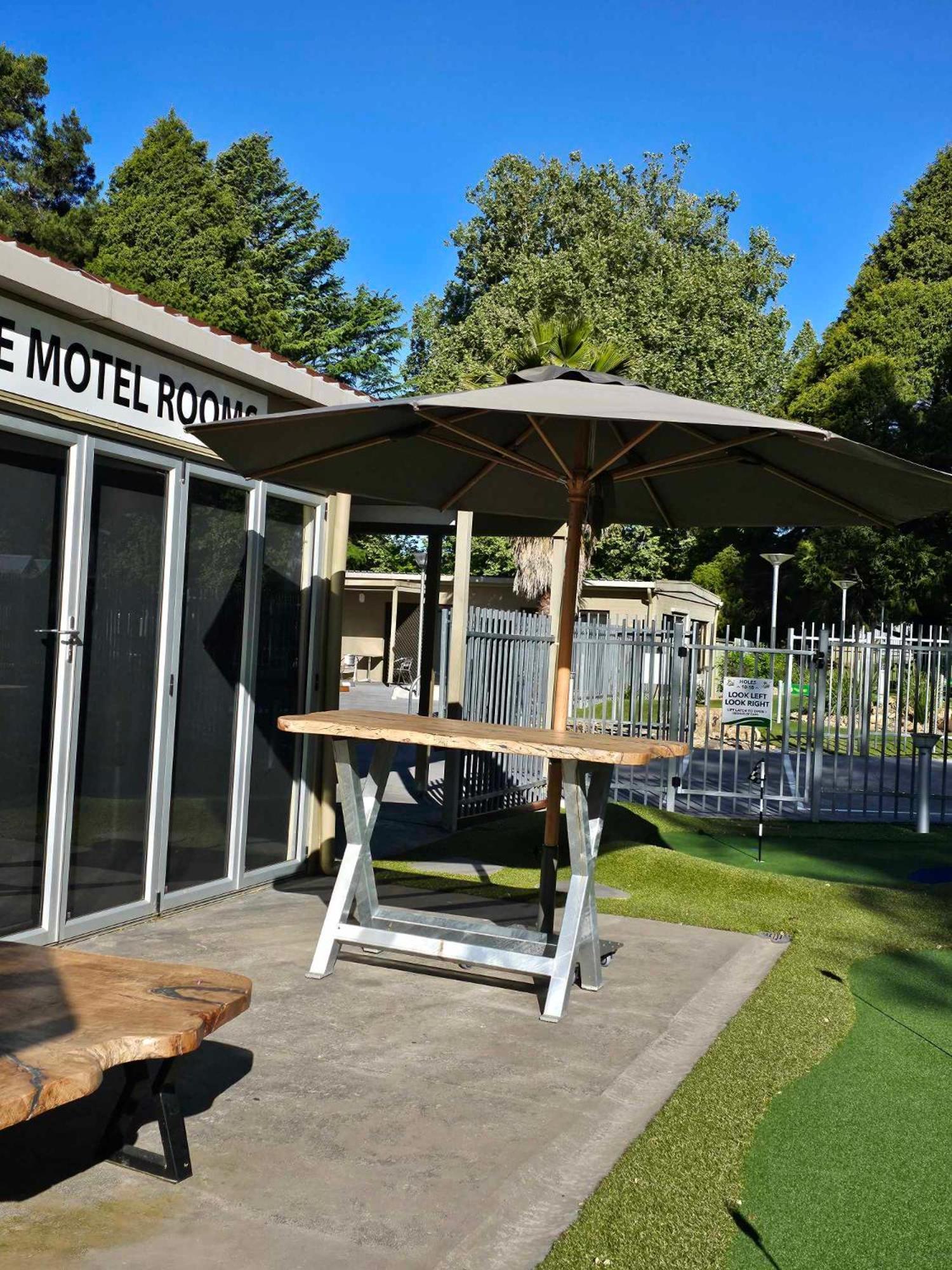 The Bright Motor Inn Extérieur photo