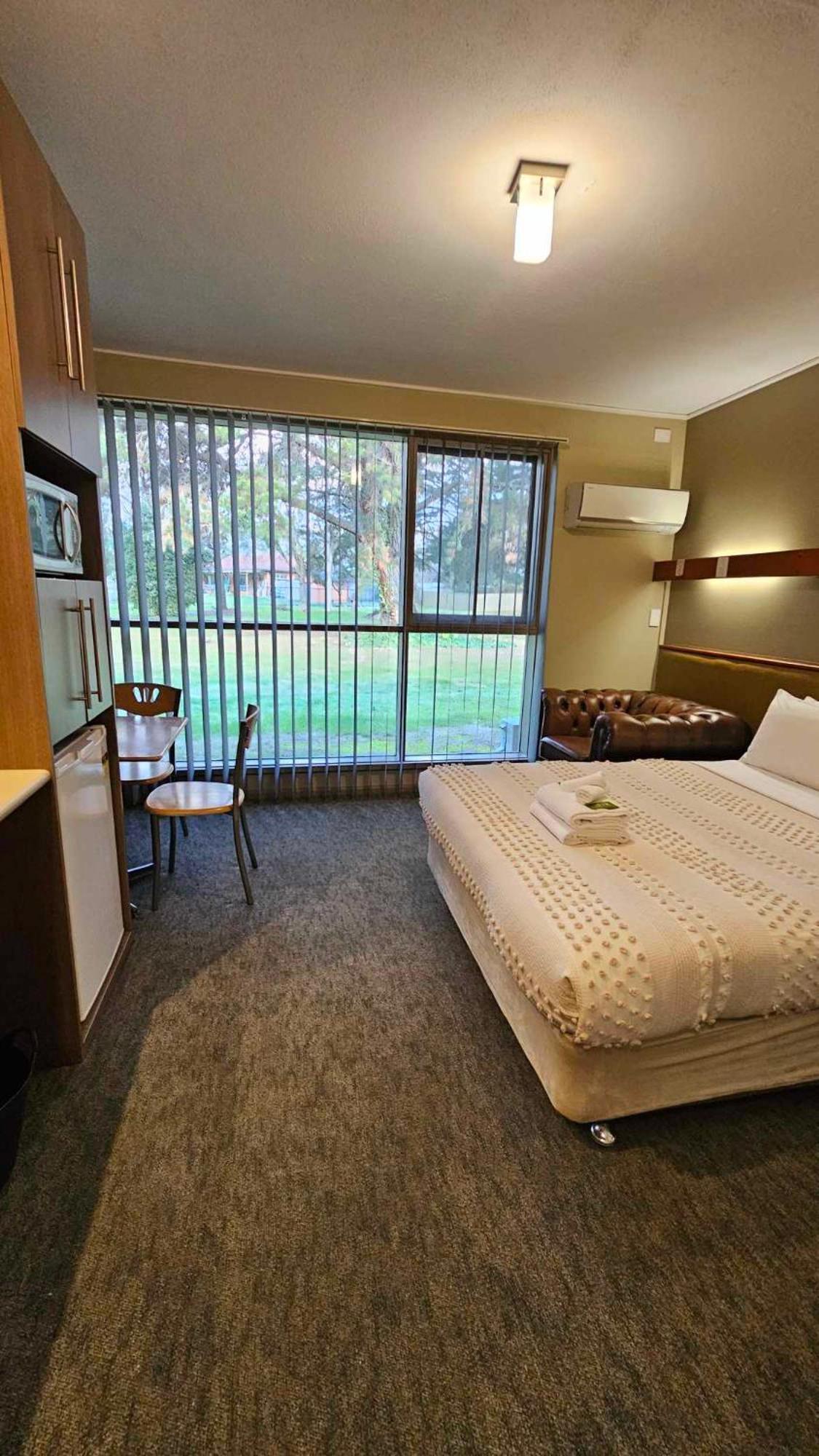 The Bright Motor Inn Extérieur photo
