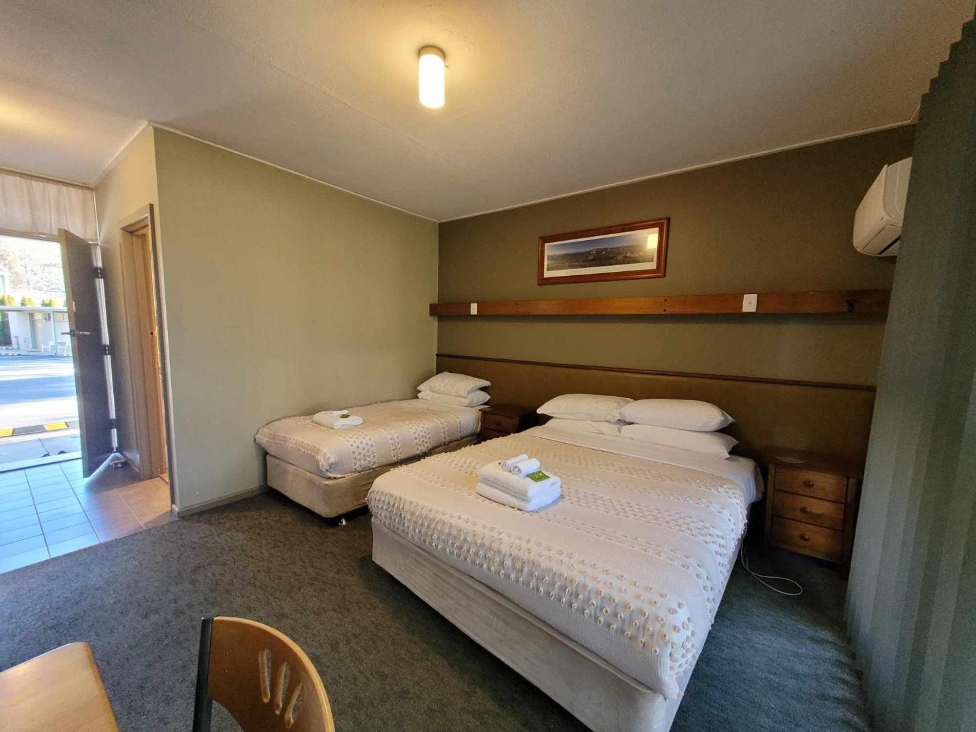 The Bright Motor Inn Extérieur photo